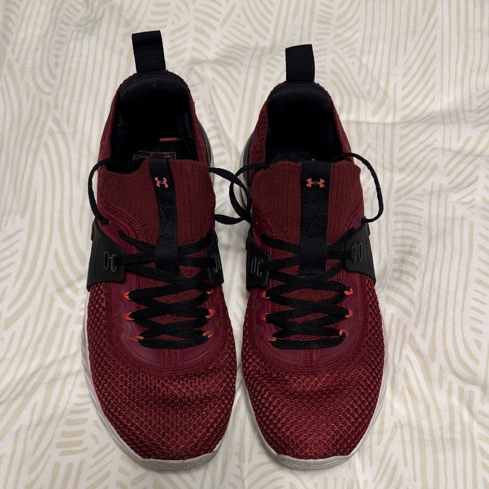 Under Armour Men's Burgundy Athletic Shoes